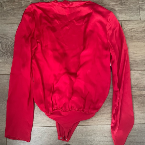 Aritzia (Talula) Crossover Bodysuit in Red NWT - Picture 3 of 5